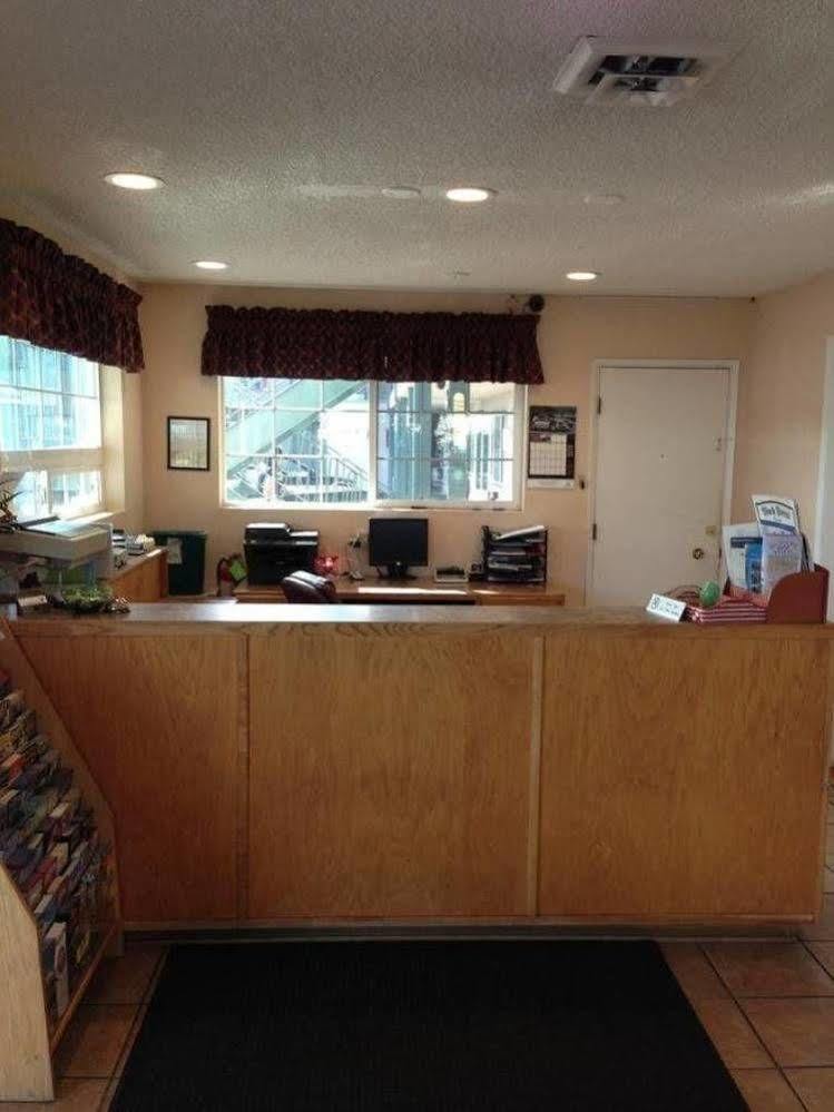 גרנטס פאס Knights Inn Motel מראה חיצוני תמונה