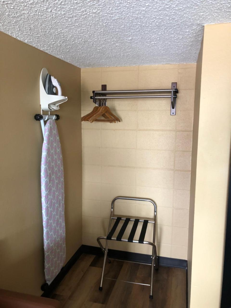 גרנטס פאס Knights Inn Motel מראה חיצוני תמונה